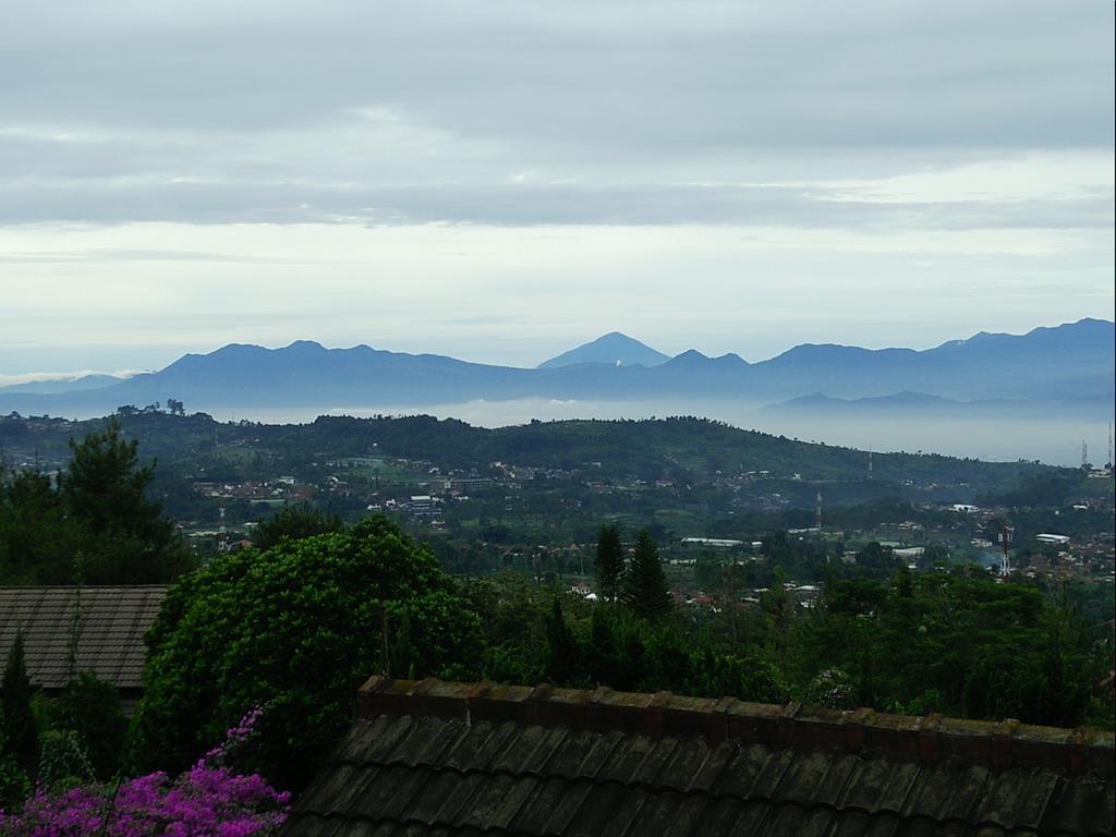 Villa Bougenvile Lembang Asri エクステリア 写真