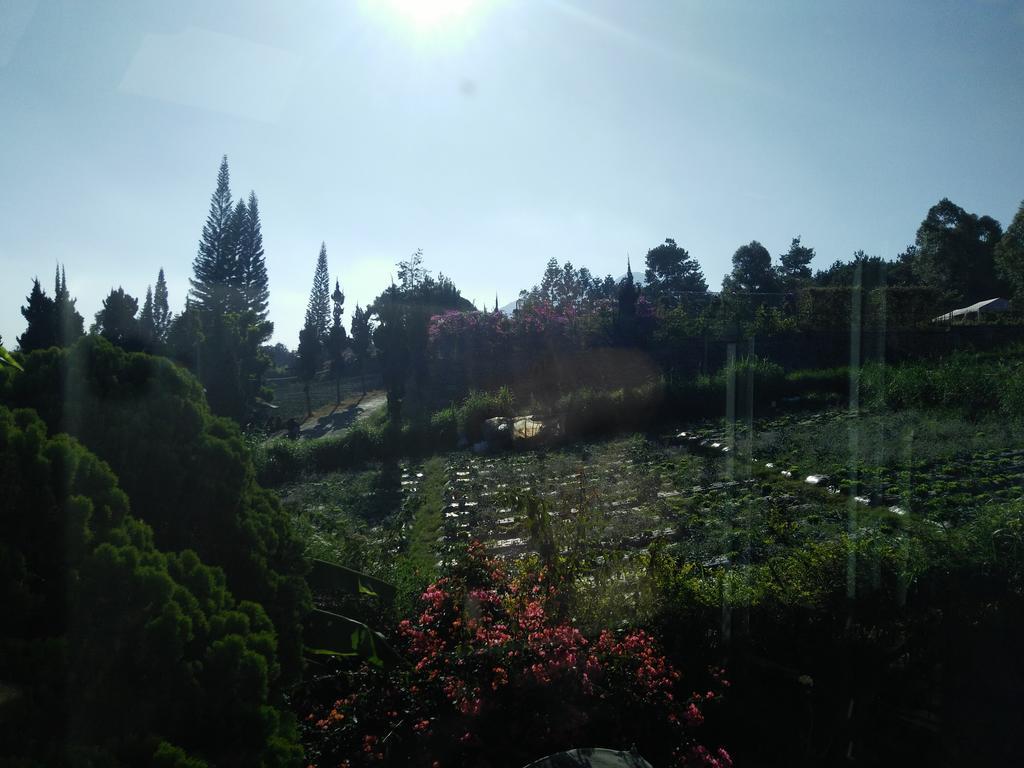Villa Bougenvile Lembang Asri エクステリア 写真